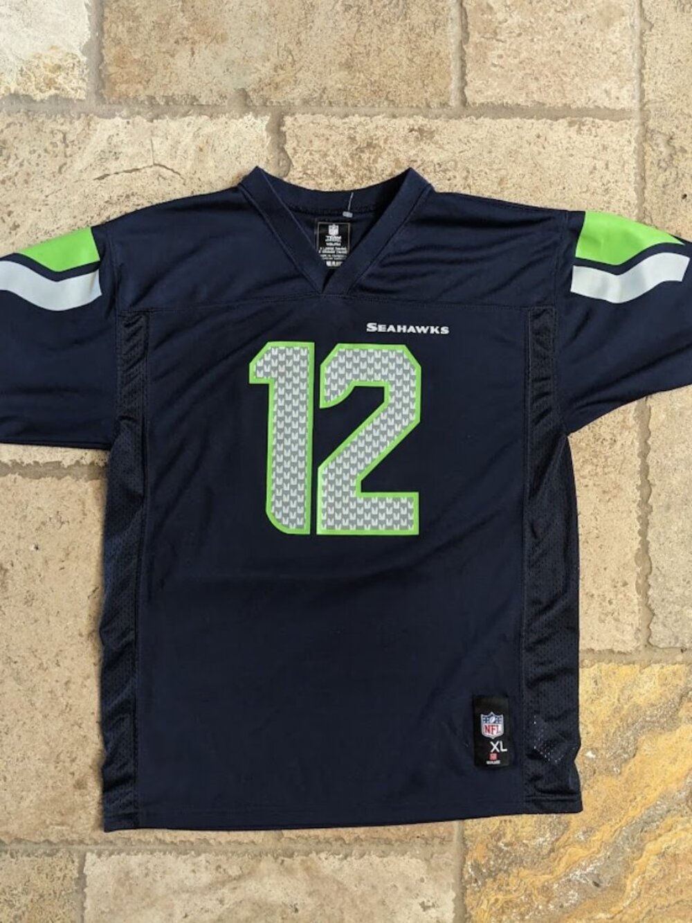 LICENSED NFL SEATTLE SEAHAWKS #12 MAN FAN JERSEY SIZE XL